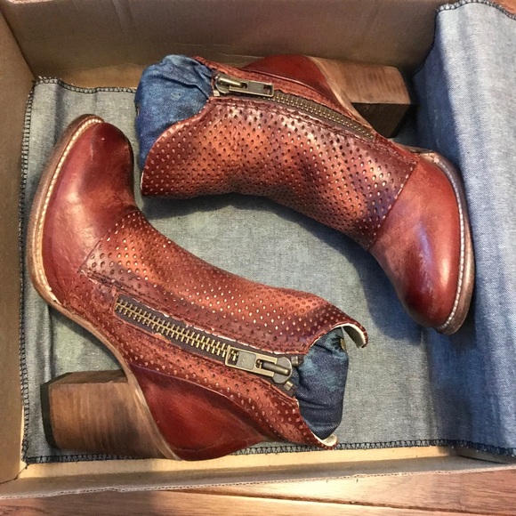 SOLD NIB FREEBIRD Brady Bootie Sz 9 Rust/Burgundy - Picture 3 of 4